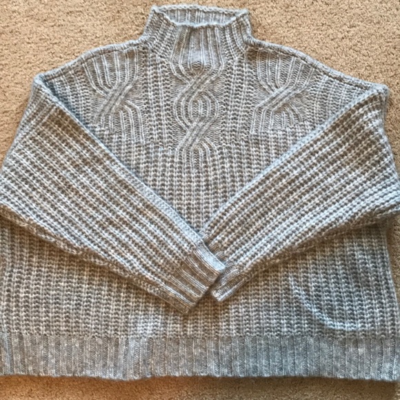 aerie Sweaters - aerie~ sweater ❄️ (shoes & pants not for sale 😊)